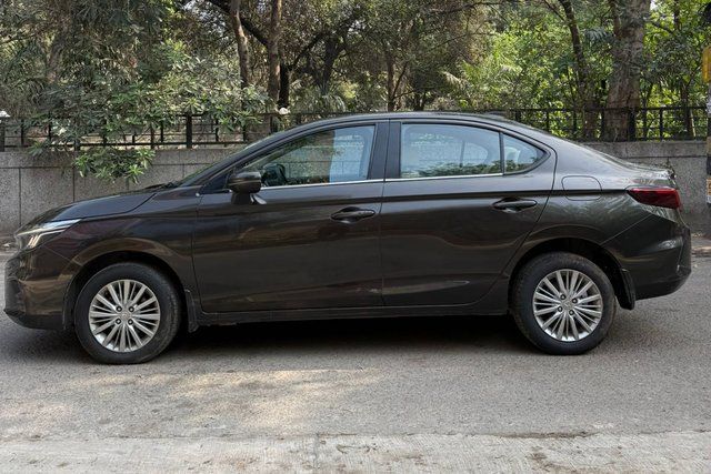 Honda City V MT Second-hand 2022 Honda City V MT for sale in New Delhi