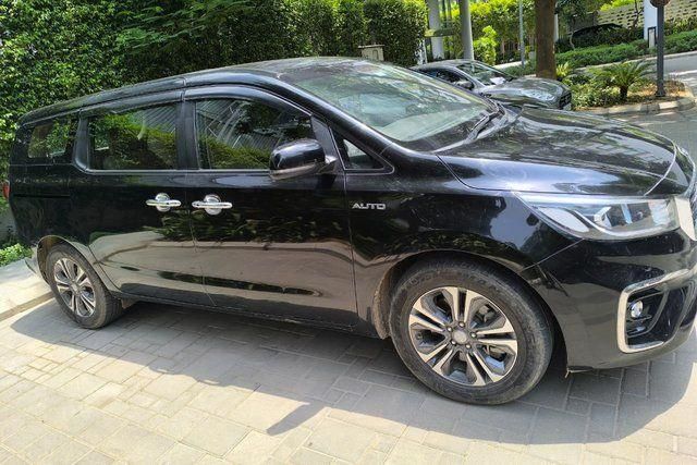 Second-hand 2021 Kia Carnival Premium for sale in Gurgaon