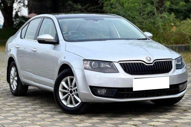 Second-hand 2014 Skoda Octavia Elegance 2.0 TDI AT for sale in Mumbai