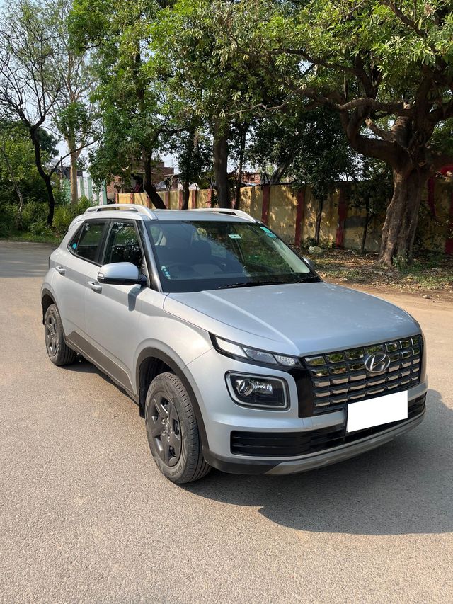 Hyundai Venue S Opt 2023-2025 Second-hand 2023 Hyundai Venue S Opt 2023-2025 for sale in New Delhi