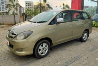 Used 2.5 V Diesel 7-seater