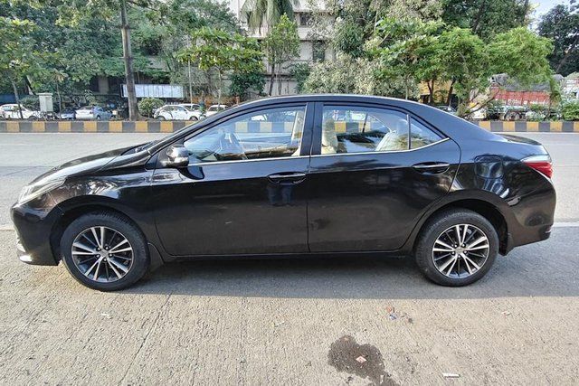 Toyota Corolla Altis 1.8 VL CVT Second-hand 2019 Toyota Corolla Altis 1.8 VL CVT for sale in Mumbai
