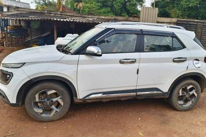 2 Used Hyundai Venue