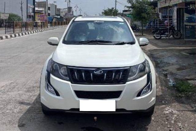 Mahindra XUV500 R W10 FWD Second-hand 2015 Mahindra XUV500 R W10 FWD for sale in Osmanabad