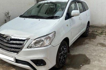 Used 2.5 G (Diesel) 7 Seater BS III