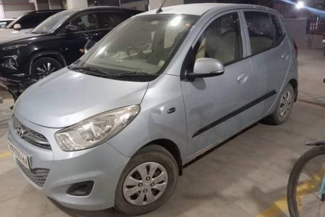 Second-hand 2011 Hyundai i10 Magna for sale in Gandhinagar
