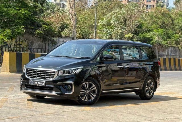 Kia Carnival Premium Second-hand 2020 Kia Carnival Premium for sale in Mumbai
