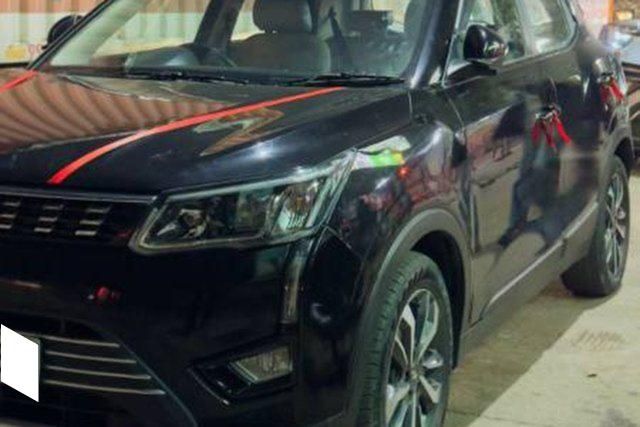 Mahindra XUV300 W8 Option Dual Tone BSIV Second-hand 2019 Mahindra XUV300 W8 Option Dual Tone BSIV for sale in Shahjahanpur