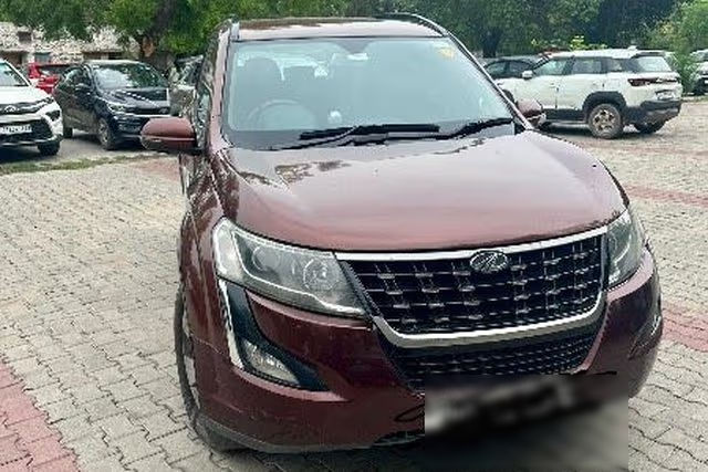 Mahindra XUV500 W5 BSIV Second-hand 2019 Mahindra XUV500 W5 BSIV for sale in New Delhi