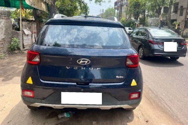 Second-hand 2020 Hyundai Venue S Turbo for sale in Noida
