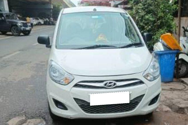 Hyundai i10 Magna 1.1L Second-hand 2014 Hyundai i10 Magna 1.1L for sale in Ahmedabad