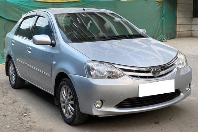 Toyota Etios V Second-hand 2011 Toyota Etios V for sale in Thane