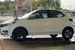 2 Used Tata Tiago in Kanpur Dehat