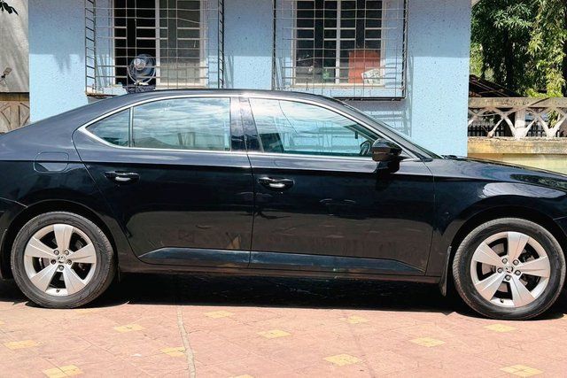 Second-hand 2018 Skoda Superb Style 1.8 TSI AT for sale in Mira Road