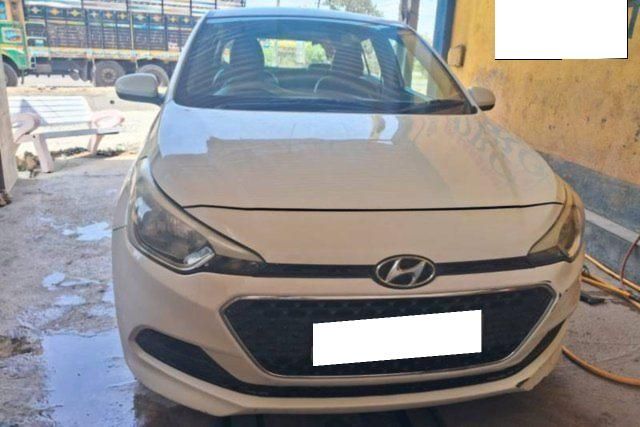 Second-hand 2015 Hyundai i20 Magna 1.2 for sale in Ahmedabad