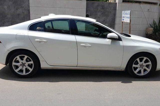 Volvo S60 D4 Momentum BSIV Second-hand 2017 Volvo S60 D4 Momentum BSIV for sale in Ahmedabad