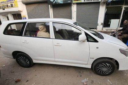 Used 2.5 G (Diesel) 7 Seater BS IV