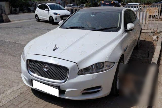 Jaguar XJ 3.0L Premium Luxury LWB Second-hand 2015 Jaguar XJ 3.0L Premium Luxury LWB for sale in Pune