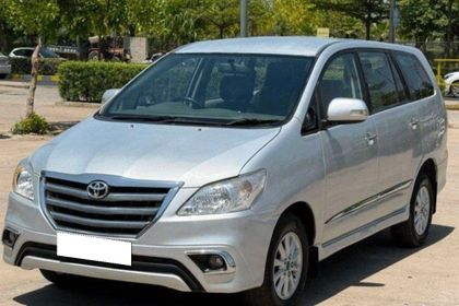 2012 Toyota Innova 2.5 वीएक्स (Diesel) 7 Seater
