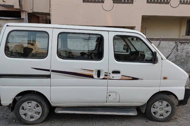 Second-hand 2017 Maruti Suzuki Eeco 7 Seater Standard BSIV for sale in Navsari