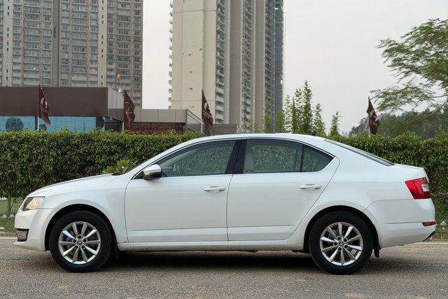 Skoda Octavia 2.0 TDI AT Style Second-hand 2016 Skoda Octavia 2.0 TDI AT Style for sale in Chandigarh