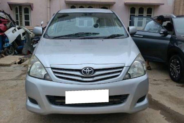 Second-hand 2011 Toyota Innova 2.5 G (Diesel) 7 Seater BS III for sale in Bangalore