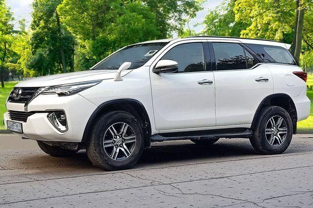 Second-hand 2020 Toyota Fortuner 2.8 2WD AT for sale in New Delhi
