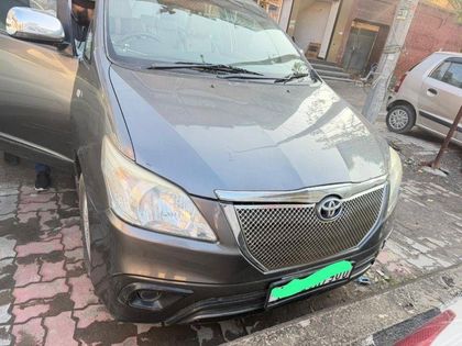 Used 2.5 LE 2014 Diesel 8 Seater