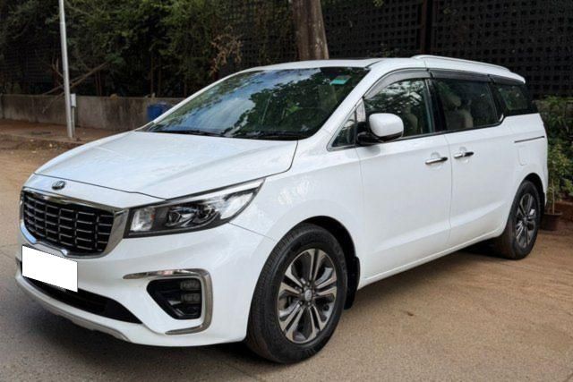 Kia Carnival Prestige 6 STR Second-hand 2020 Kia Carnival Prestige 6 STR for sale in Mumbai