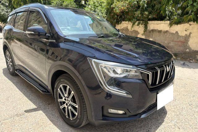 Second-hand 2025 Mahindra XUV700 AX7 7Str Diesel AT for sale in New Delhi