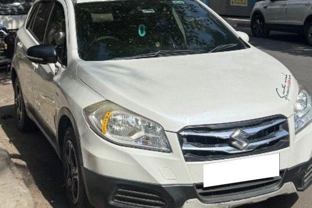 Second-hand 2016 Maruti Suzuki S Cross DDiS 320 Alpha for sale in Surat