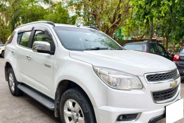 Chevrolet Trailblazer LTZ 4X2 AT Second-hand 2015 Chevrolet Trailblazer LTZ 4X2 AT for sale in Ahmedabad