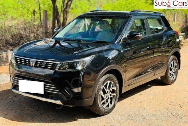 Mahindra XUV300 W8 Opt Second-hand 2023 Mahindra XUV300 W8 Opt for sale in Hyderabad