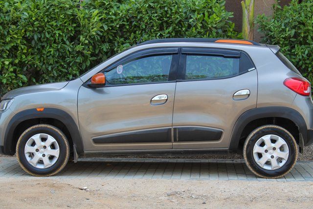 Second-hand 2017 Renault KWID 1.0 RXT for sale in Ahmedabad