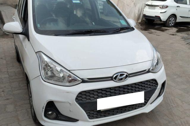 Hyundai Grand i10 1.2 Kappa Sportz BSIV Second-hand 2019 Hyundai Grand i10 1.2 Kappa Sportz BSIV for sale in Ahmedabad