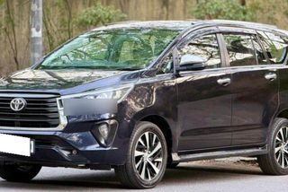 3 Used Toyota Innova Crysta in Gautam Buddha Nagar