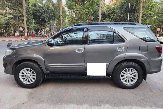 Toyota Fortuner 4x2 MT TRD Sportivo Second-hand 2013 Toyota Fortuner 4x2 MT TRD Sportivo for sale in Mumbai