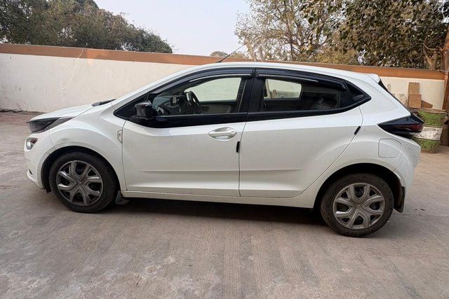 Tata Altroz XT Diesel Second-hand 2024 Tata Altroz XT Diesel for sale in Ahmedabad