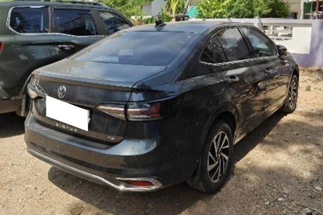 Second-hand 2025 Volkswagen Virtus Topline ES for sale in Vadodara