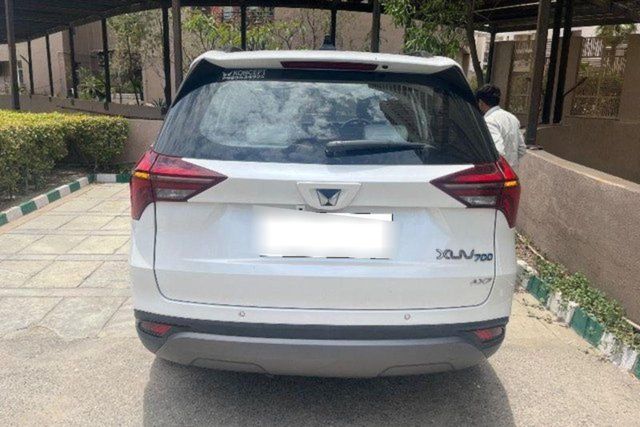 Mahindra XUV700 AX7 7Str AT Second-hand 2024 Mahindra XUV700 AX7 7Str AT for sale in Gautam Buddha Nagar
