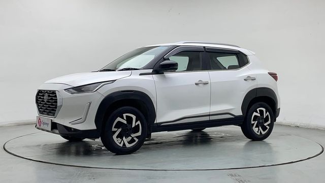 Second-hand 2022 Nissan Magnite XV for sale in New Delhi