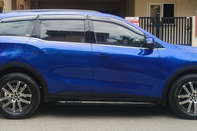Second-hand 2023 Mahindra XUV700 AX7 Diesel Luxury Pack BSVI for sale in Bangalore