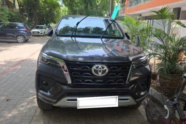 Second-hand 2022 Toyota Fortuner 4X2 Diesel AT BSVI for sale in Gurgaon