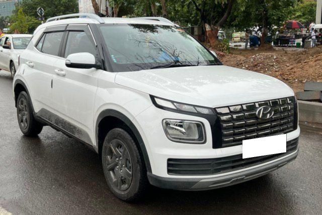 Second-hand 2025 Hyundai Venue S Plus Diesel for sale in Ahmedabad