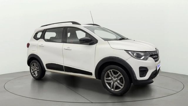 Second-hand 2022 Renault Triber RXZ BSVI for sale in Ghaziabad