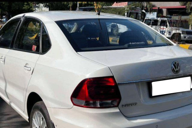 Volkswagen Vento 1.2 TSI Highline AT Second-hand 2017 Volkswagen Vento 1.2 TSI Highline AT for sale in Ahmedabad