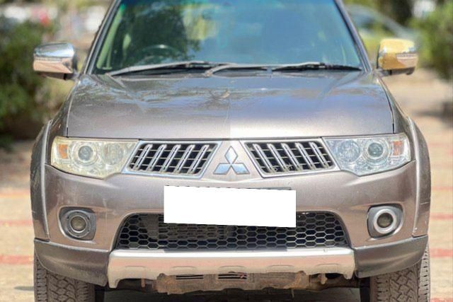 Second-hand 2013 Mitsubishi Pajero 2.8 GLX CRZ for sale in Ahmedabad