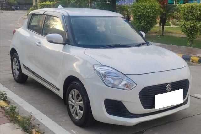 Second-hand 2020 Maruti Suzuki Swift AMT VXI for sale in New Delhi