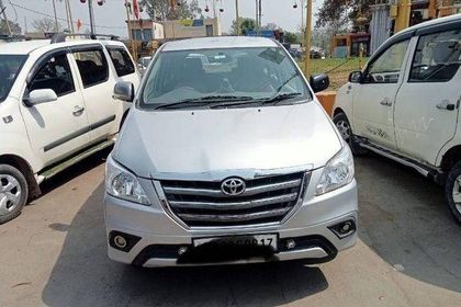 Used 2.5 G (Diesel) 7 Seater BS IV