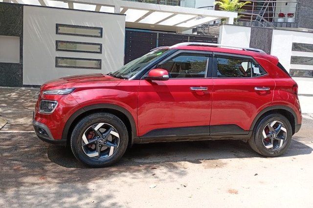 Second-hand 2019 Hyundai Venue SX Plus Turbo DCT BSIV for sale in Bangalore